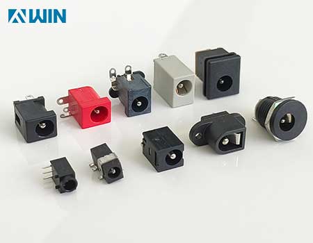 How does The DC Power Jack Connector works